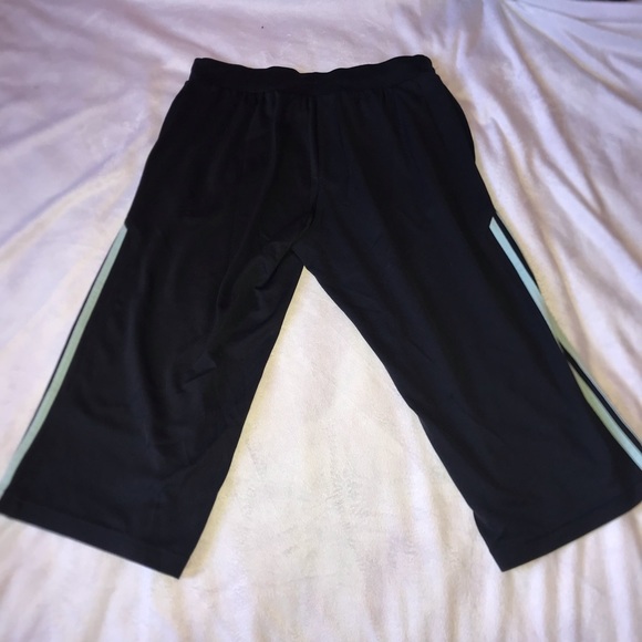 Adidas Cropped Sweats with Pastel Green Stripes - Picture 8 of 10